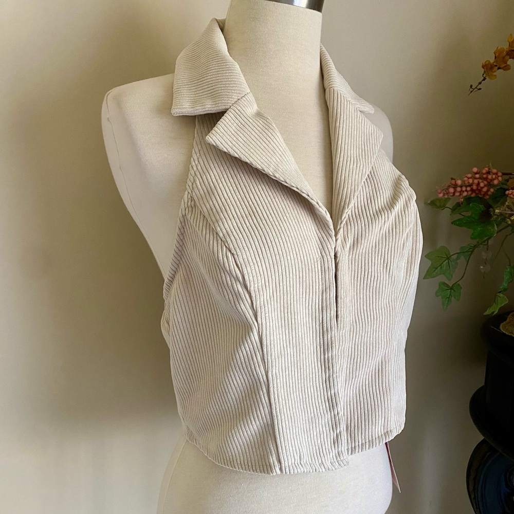 New open back Ribbed Cream Collared cropTop - Picture 2 of 10